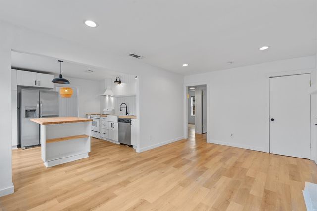 1228 Broadmoor DR, Austin, TX 78723