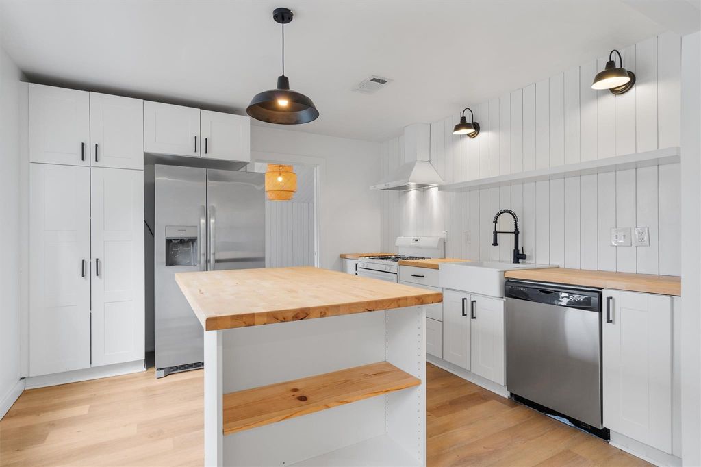 1228 Broadmoor DR, Austin, TX 78723