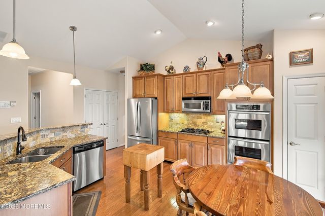 8 Torino Road, Manchester, NJ 08759