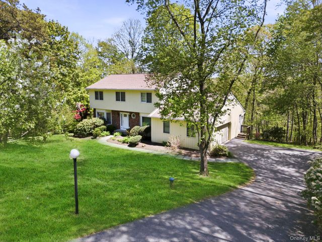 35 Woodcrest Drive, Armonk, NY 10504