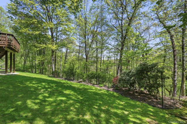 35 Woodcrest Drive, Armonk, NY 10504
