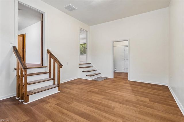 1 Westbrook DR, Hampton, VA 23666