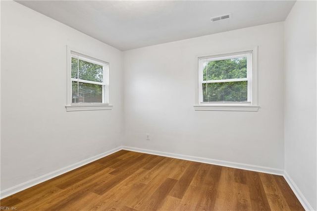 1 Westbrook DR, Hampton, VA 23666