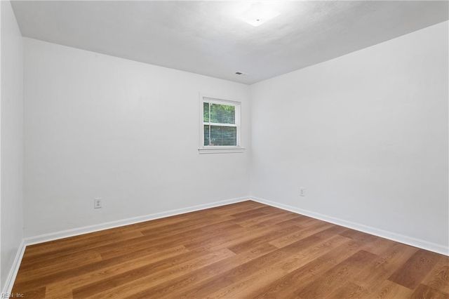 1 Westbrook DR, Hampton, VA 23666