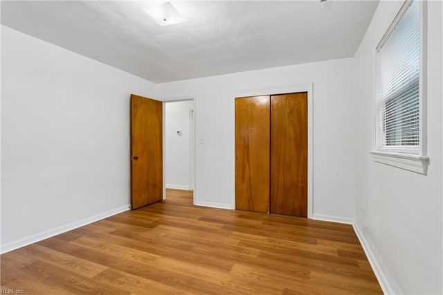 1 Westbrook DR, Hampton, VA 23666