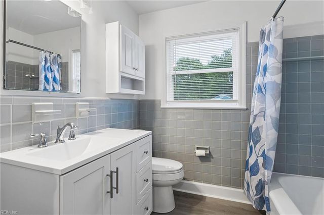 1 Westbrook DR, Hampton, VA 23666