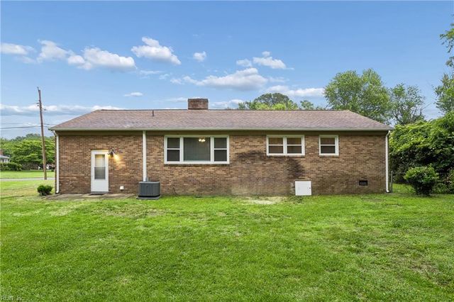 1 Westbrook DR, Hampton, VA 23666