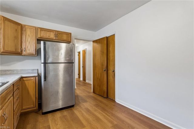 1 Westbrook DR, Hampton, VA 23666