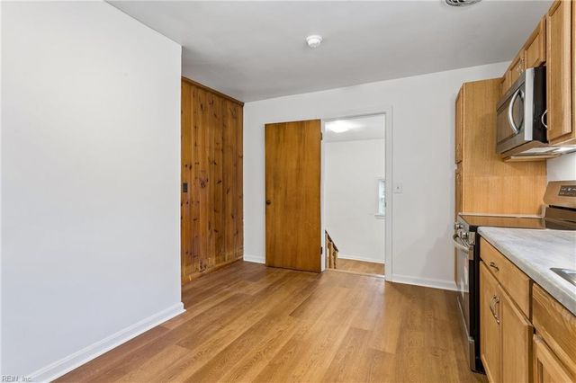 1 Westbrook DR, Hampton, VA 23666