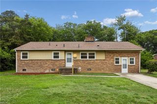 1 Westbrook DR, Hampton, VA 23666