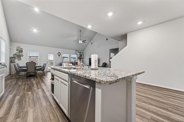 5806 Platinum Lakes Court, Richmond, TX 77469