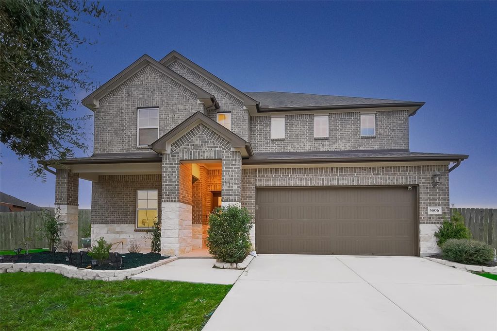 5806 Platinum Lakes Court, Richmond, TX 77469