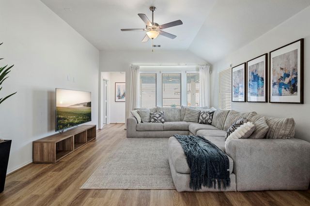 248 Trapper Creek Drive, Conroe, TX 77304