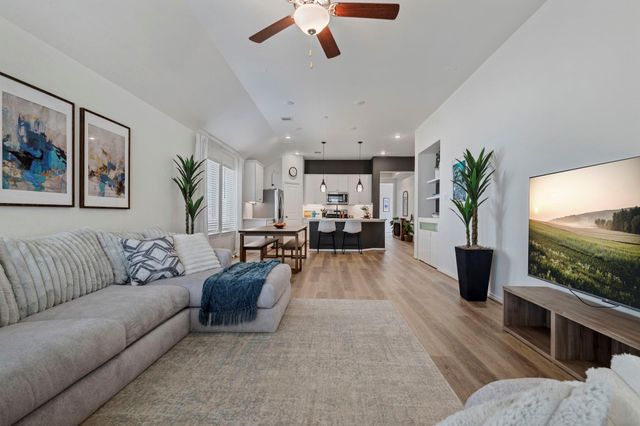 248 Trapper Creek Drive, Conroe, TX 77304