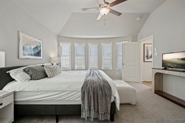 248 Trapper Creek Drive, Conroe, TX 77304