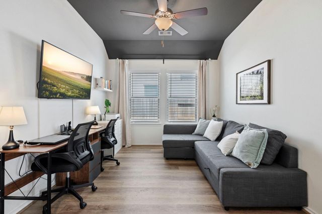 248 Trapper Creek Drive, Conroe, TX 77304