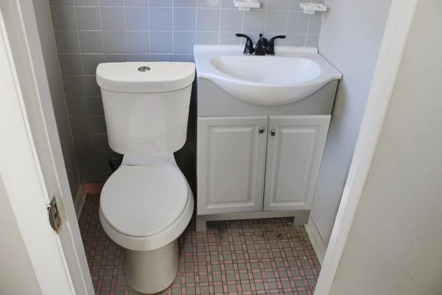 1673 S WHITE STATION RD, Memphis, TN 38117