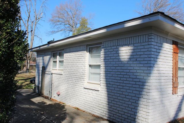 1673 S WHITE STATION RD, Memphis, TN 38117