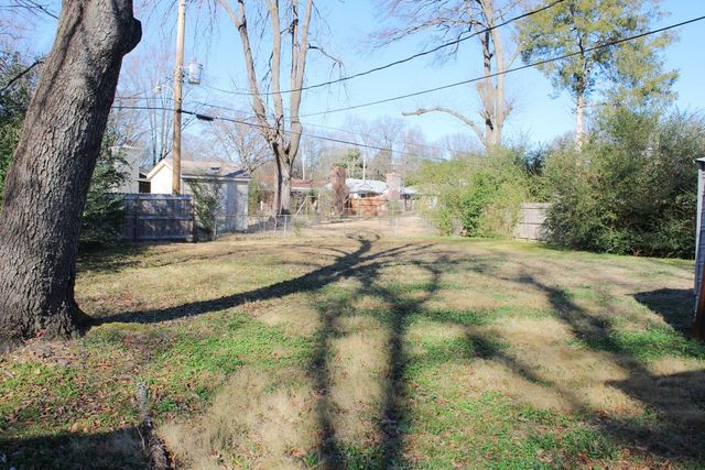 1673 S WHITE STATION RD, Memphis, TN 38117