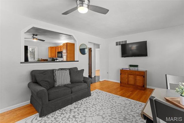 6554 Mitchell Terrace, St Louis, MO 63139