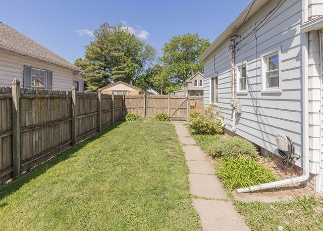 1413 40th Street, Rock Island, IL 61201
