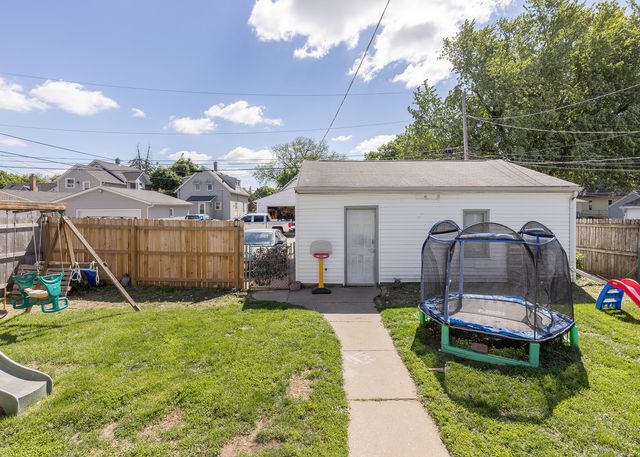 1413 40th Street, Rock Island, IL 61201