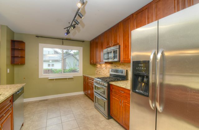 306 Colony Green Drive, Bloomingdale, IL 60108