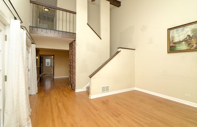 306 Colony Green Drive, Bloomingdale, IL 60108