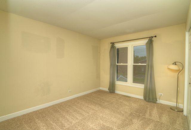 306 Colony Green Drive, Bloomingdale, IL 60108