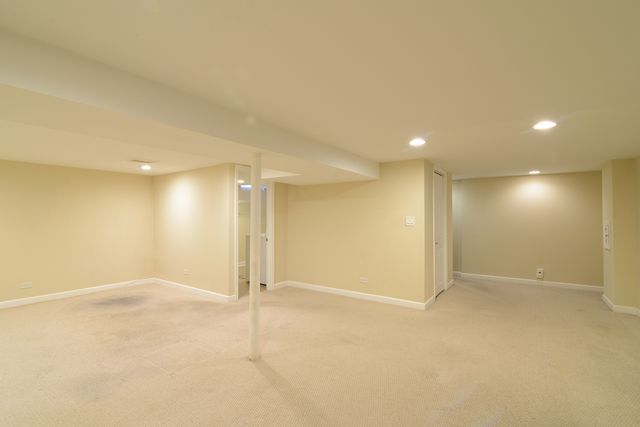 306 Colony Green Drive, Bloomingdale, IL 60108