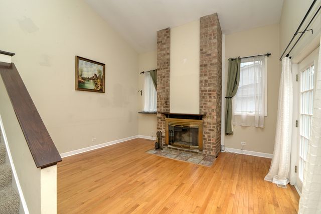 306 Colony Green Drive, Bloomingdale, IL 60108