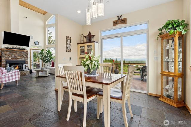 90 W Jeanne Saeger Loop, Shelton, WA 98584