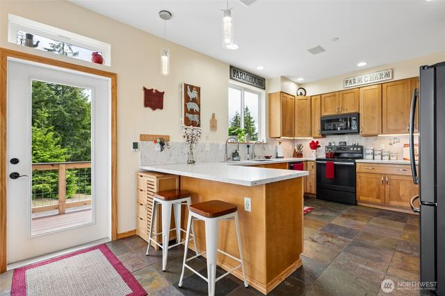 90 W Jeanne Saeger Loop, Shelton, WA 98584