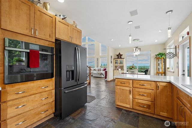 90 W Jeanne Saeger Loop, Shelton, WA 98584