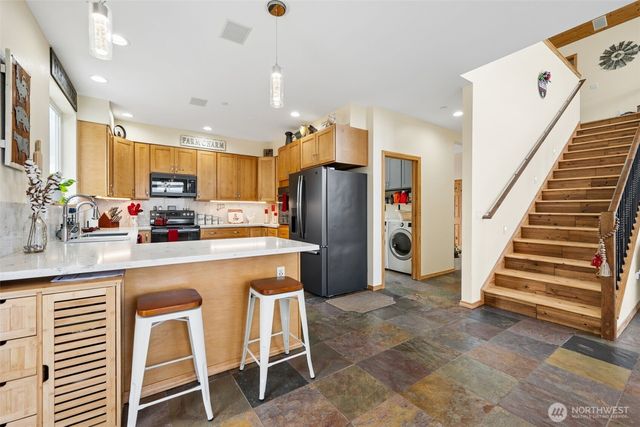 90 W Jeanne Saeger Loop, Shelton, WA 98584