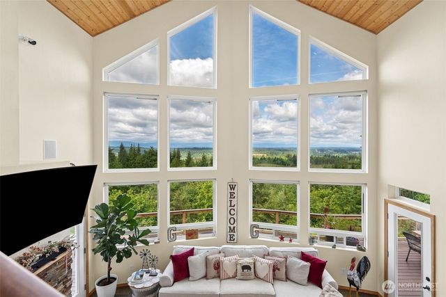 90 W Jeanne Saeger Loop, Shelton, WA 98584