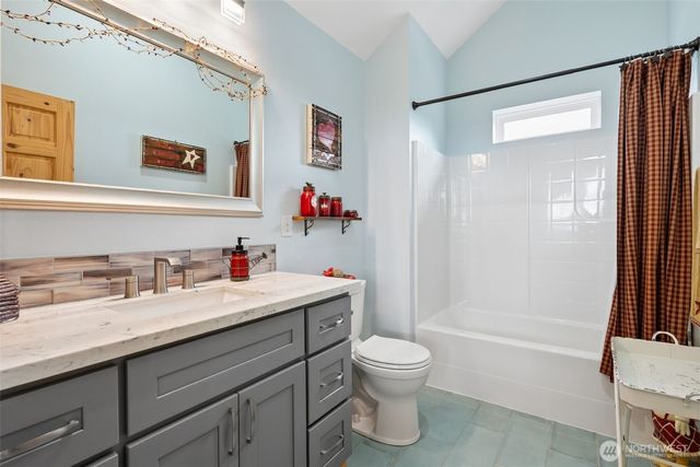 90 W Jeanne Saeger Loop, Shelton, WA 98584