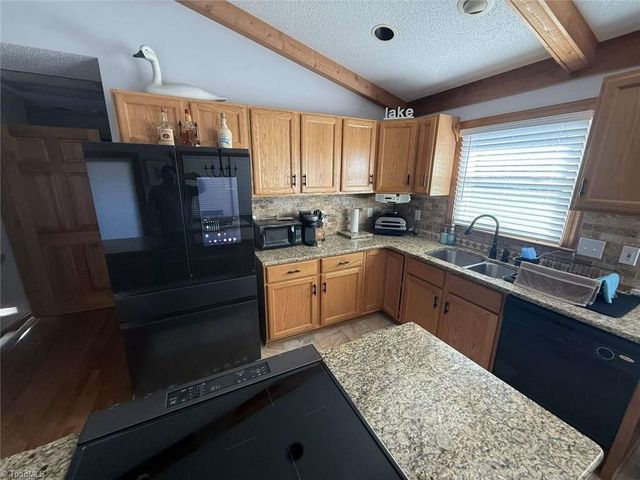 384 Lake Shore Avenue, Lexington, NC 27292