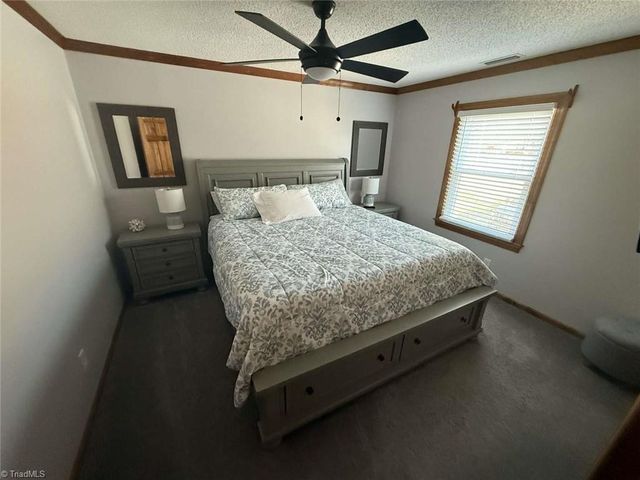 384 Lake Shore Avenue, Lexington, NC 27292