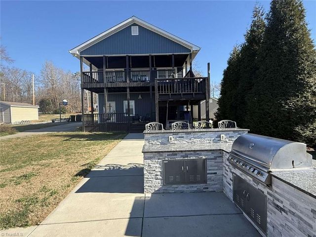 384 Lake Shore Avenue, Lexington, NC 27292