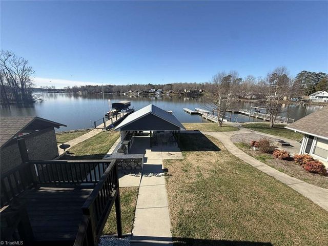 384 Lake Shore Avenue, Lexington, NC 27292