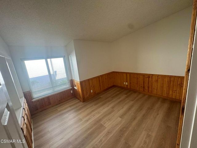 1874 Suntree Lane, Simi Valley, CA 93063