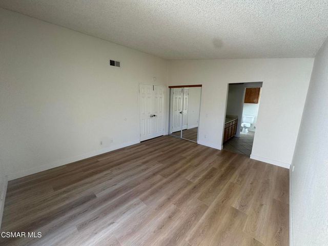 1874 Suntree Lane, Simi Valley, CA 93063