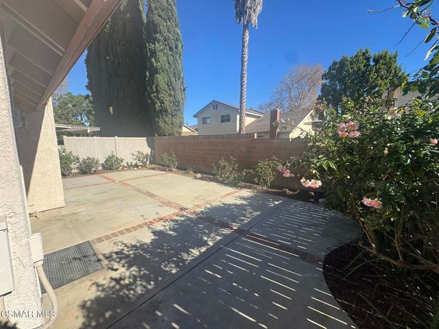 1874 Suntree Lane, Simi Valley, CA 93063