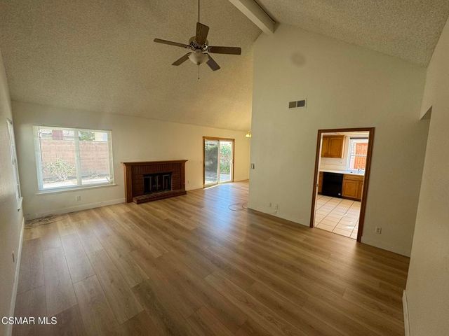 1874 Suntree Lane, Simi Valley, CA 93063