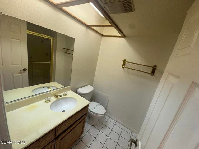 1874 Suntree Lane, Simi Valley, CA 93063