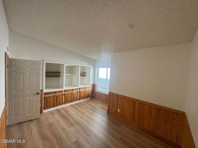 1874 Suntree Lane, Simi Valley, CA 93063