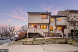 2704 GLENGYLE DR #19, Vienna, VA 22181