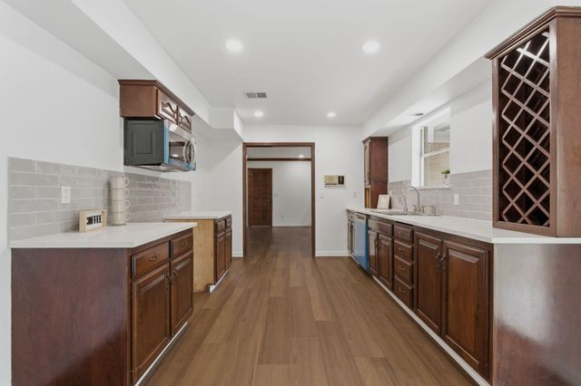 254 Springs Edge Dr, Montgomery, TX 77356