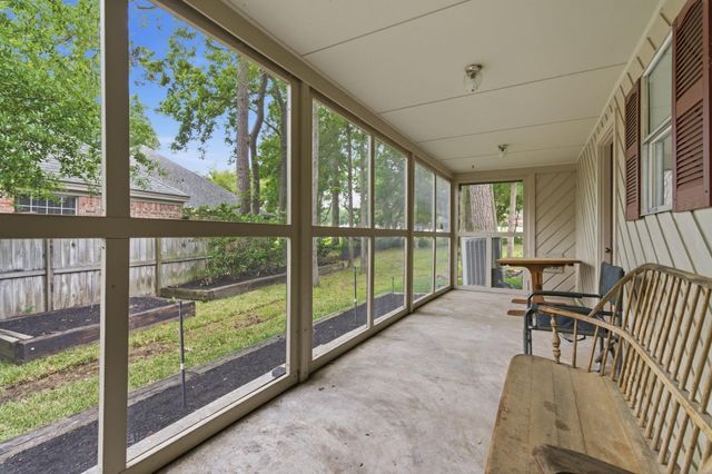 254 Springs Edge Dr, Montgomery, TX 77356